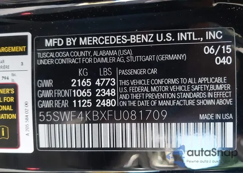 2015 Mercedes-Benz C 300 4Matic z USA, uszkodzony, nr VIN 55SWF4KBXFU081709